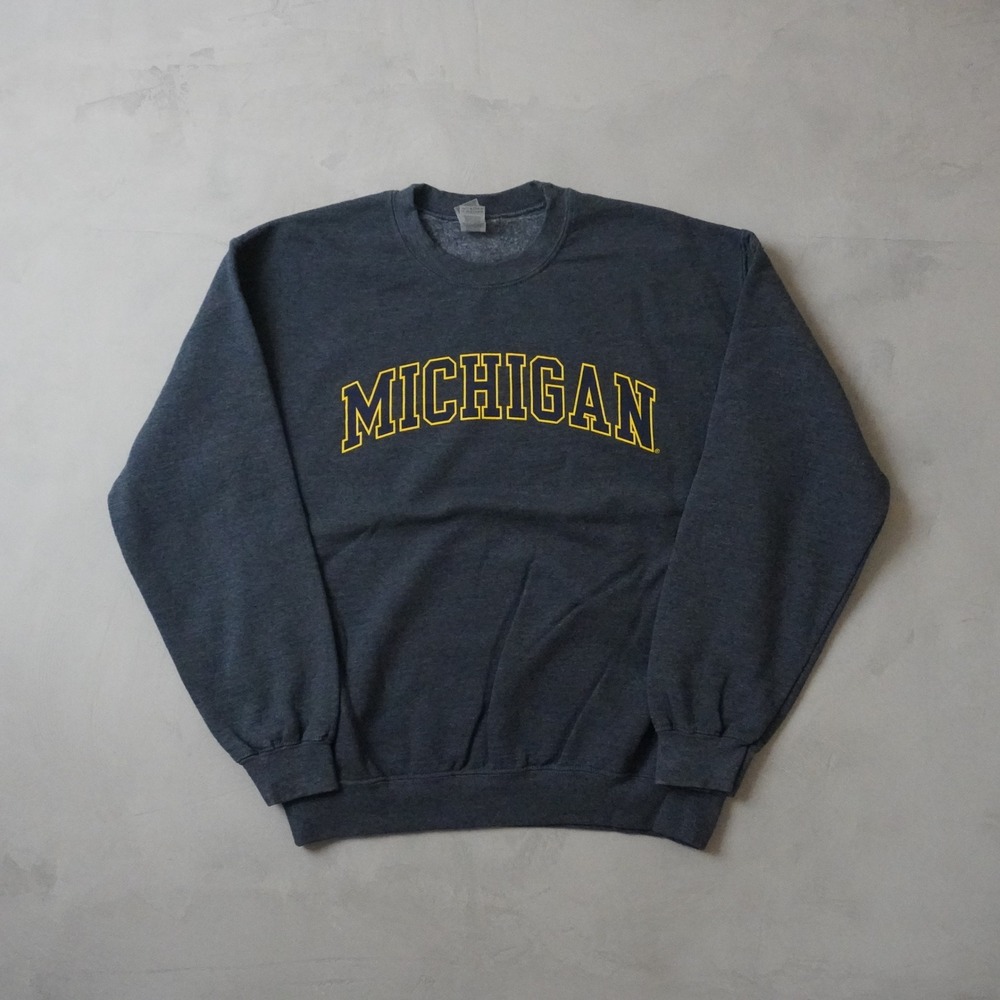 Michigan Sweatshirt Medium Mens Charcoal Gray Heavy Blend NCAA College Gildan